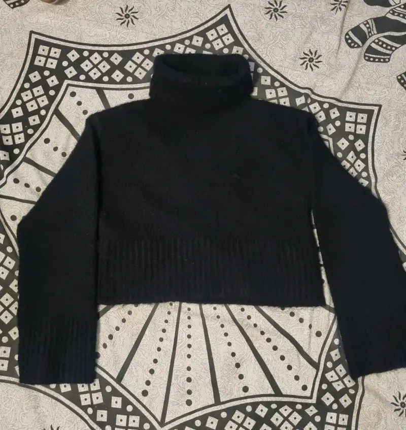 Suéter negro Zara de cuello alto para mujer - 2