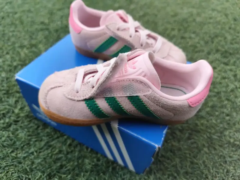 Zapatillas Adidas Gazelle para niños rosadas - 2