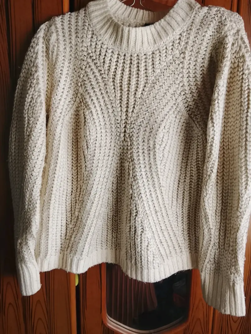 Chaleco tejido a rayas beige y negro - 4