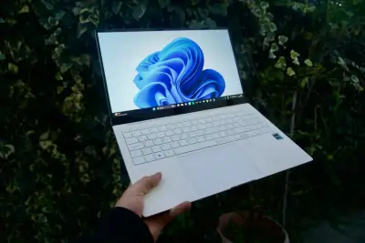 Galaxy book 2 pro 15.6 pulgadas Oled - miniatura 1