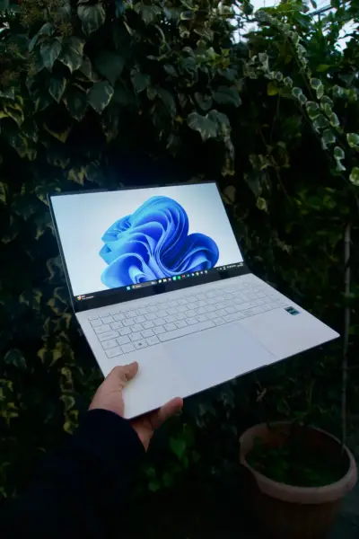Galaxy book 2 pro 15.6 pulgadas Oled - miniatura 4