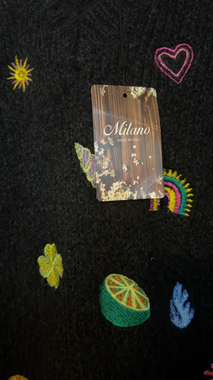 Suéter negro con bordados coloridos Milano - 2