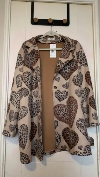 Abrigo estampado de corazones animal print - miniatura 2