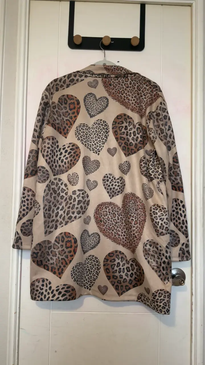 Abrigo estampado de corazones animal print - 3