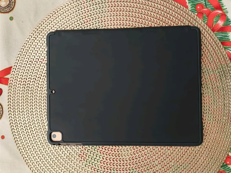 iPad dorado en buen estado - 3