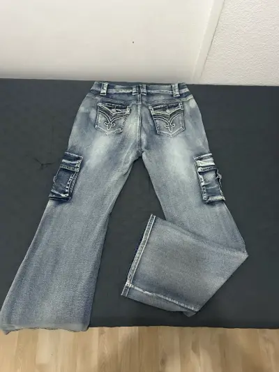 Jeans cargo de mezclilla azul desgastado - miniatura 1