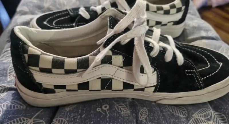 Zapatillas Vans negras con diseño ajedrez - 2
