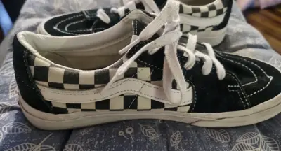 Zapatillas Vans negras con diseño ajedrez - miniatura 2