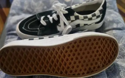 Zapatillas Vans negras con diseño ajedrez - miniatura 3