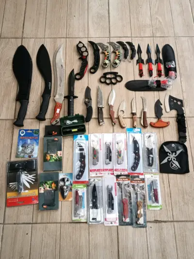 Colección de cuchillos y herramientas tácticas - miniatura 2