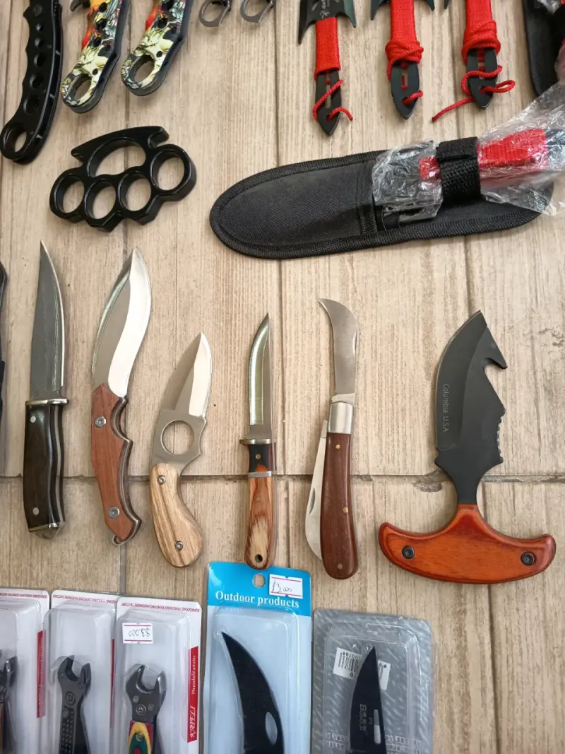 Colección de cuchillos y herramientas tácticas - 5