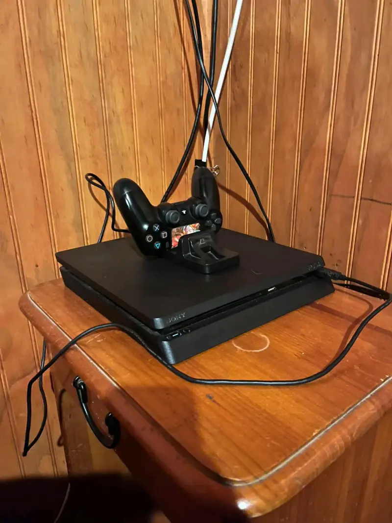 PlayStation 4 - 2