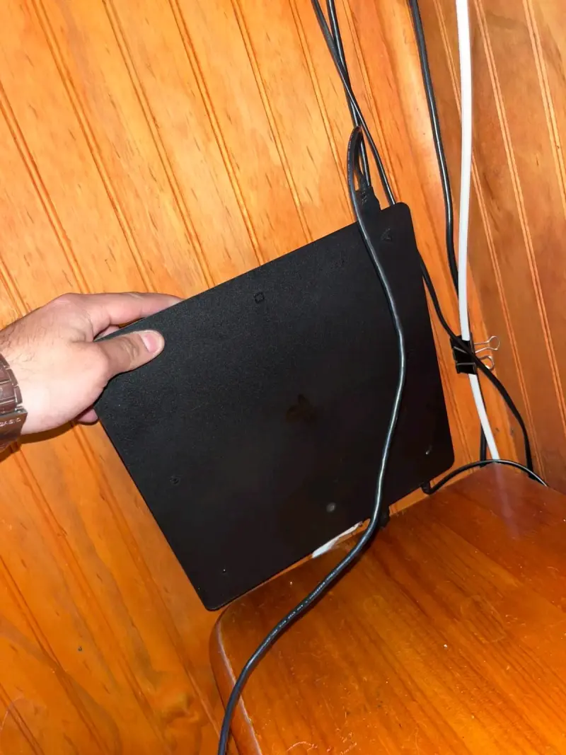 PlayStation 4 - 4