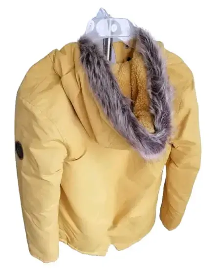 Chaqueta Amarilla con Capucha MLT - 6