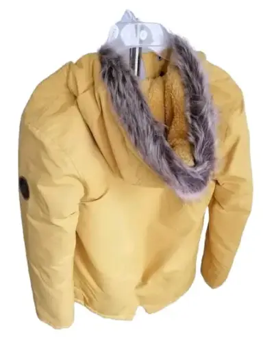Chaqueta Amarilla con Capucha MLT - miniatura 6