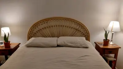 Respaldo de cama de ratán artesanal - miniatura 2