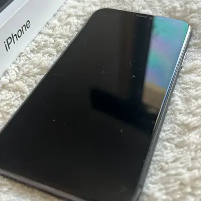 iPhone 11 en caja original - miniatura 3