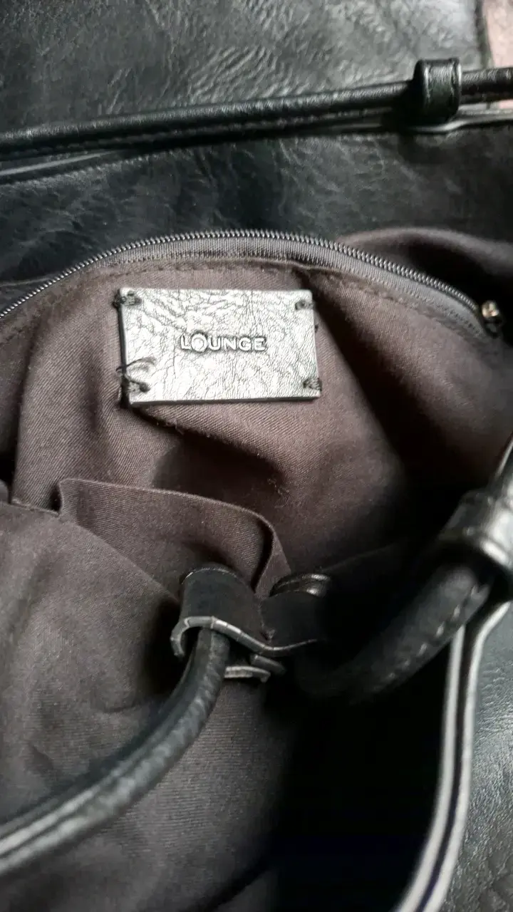 Mochila de cuero negra con bolsillos - 2