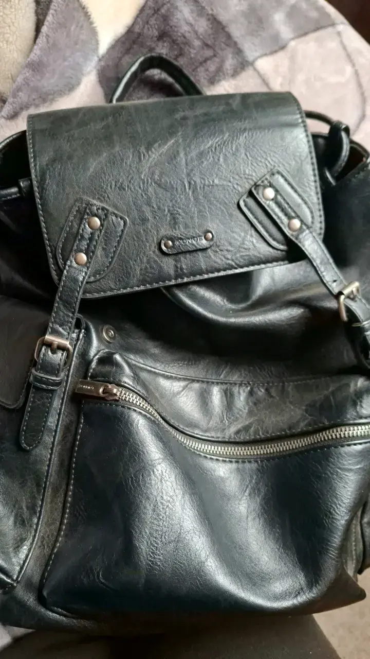 Mochila de cuero negra con bolsillos - 3