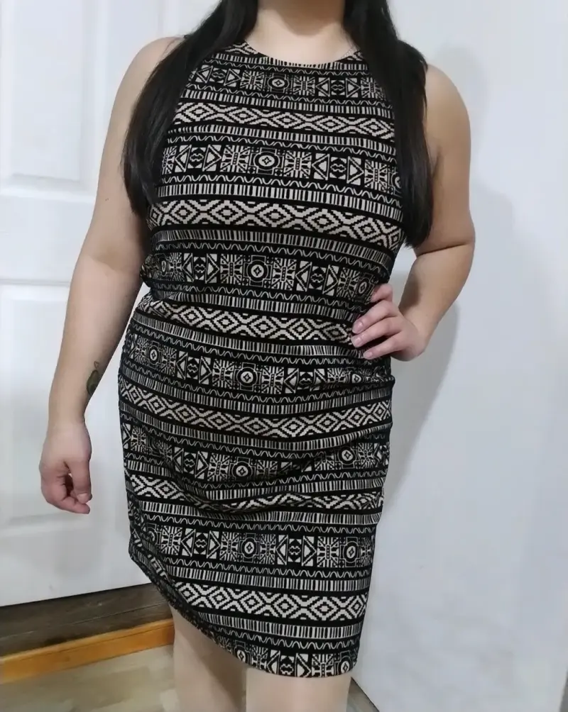 Vestido sin mangas con estampado geométrico - 1