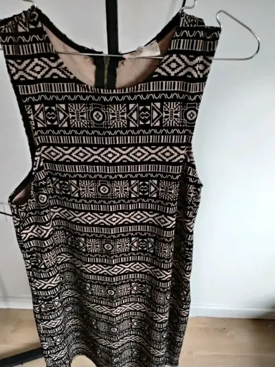 Vestido sin mangas con estampado geométrico - miniatura 2