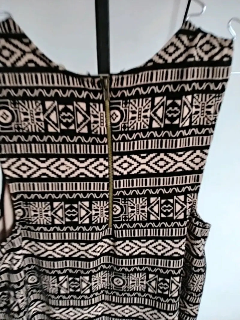 Vestido sin mangas con estampado geométrico - 3