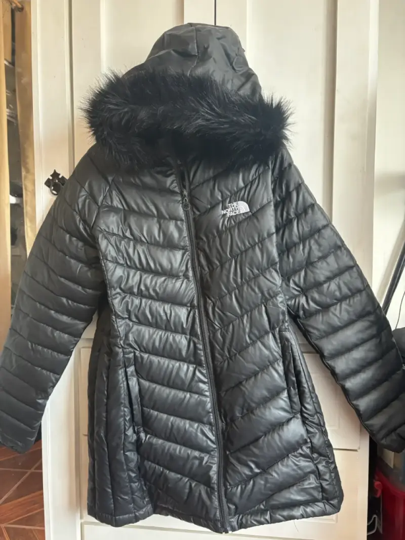 Parka negra dupe The North Face con capucha XL - 1