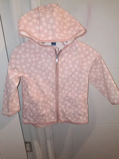 Impermeable infantil rosa con capucha y flores - miniatura 1