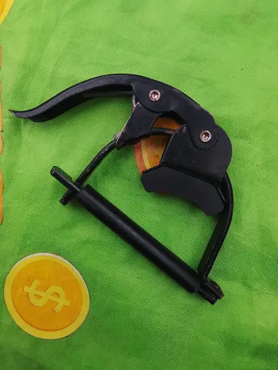 Capo de guitarra metálico negro - miniatura 2