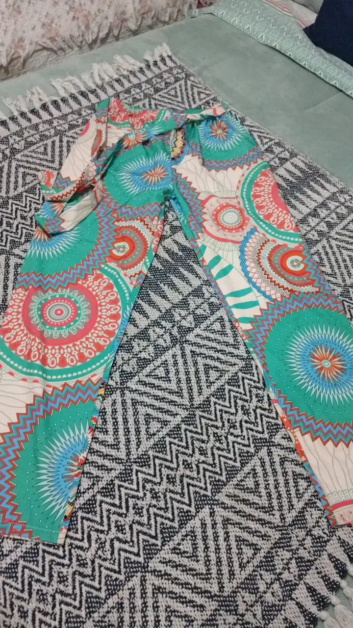 Pantalones estampados coloridos para mujer