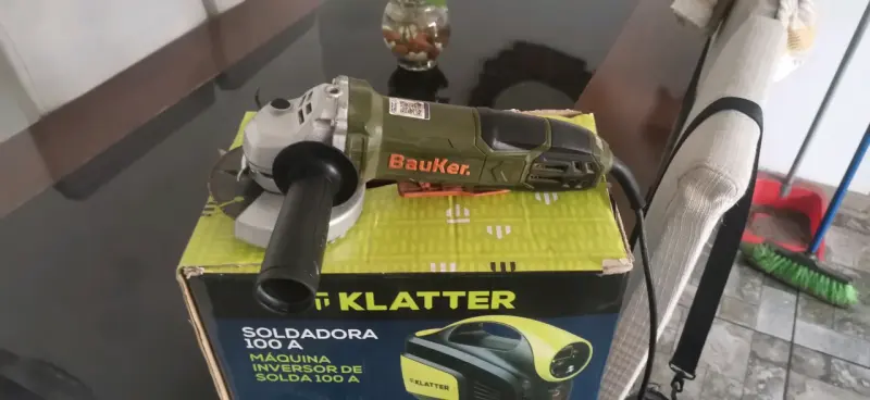 Esmeril angular Bauker con caja - 1
