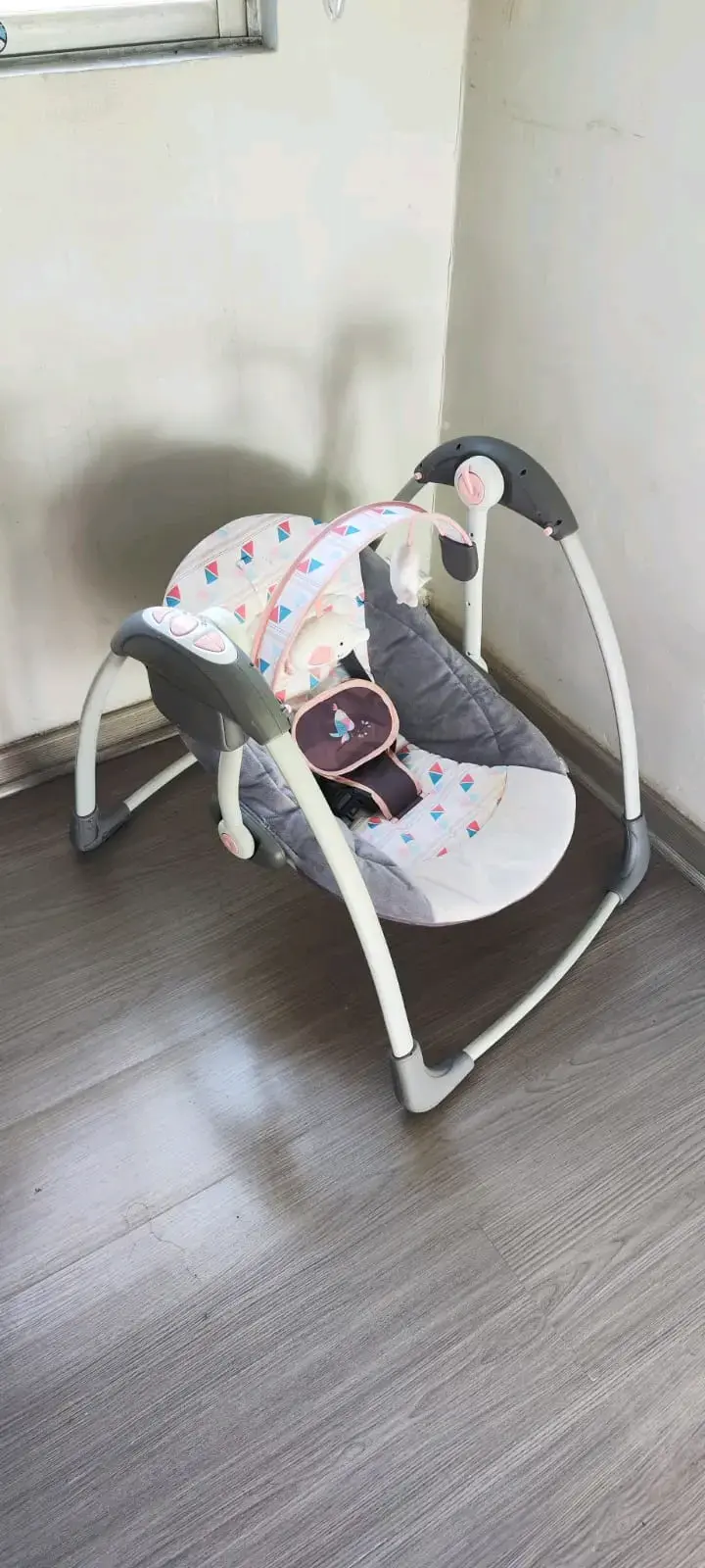Columpio para bebé con diseño geométrico - 3