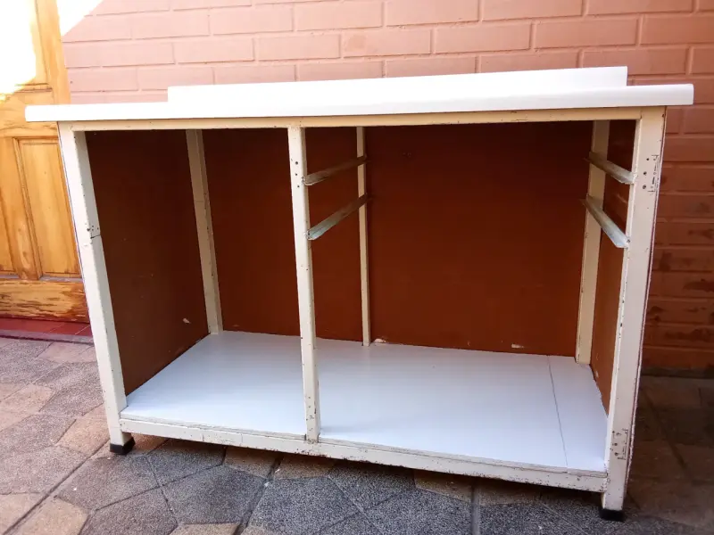 Mueble de cocina con cubierta blanca - 6