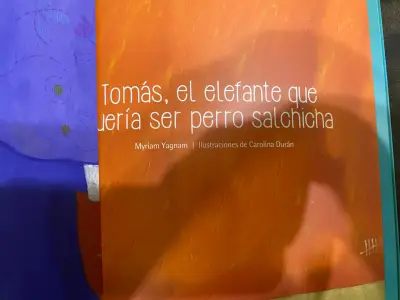 Libro infantil 'Tomás, el elefante que quería ser perro salchicha' - miniatura 2