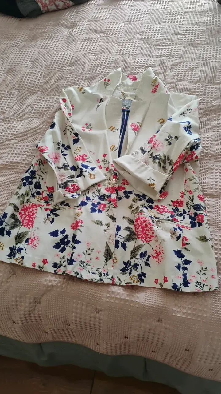 Blazer floral para mujer con boton - 3