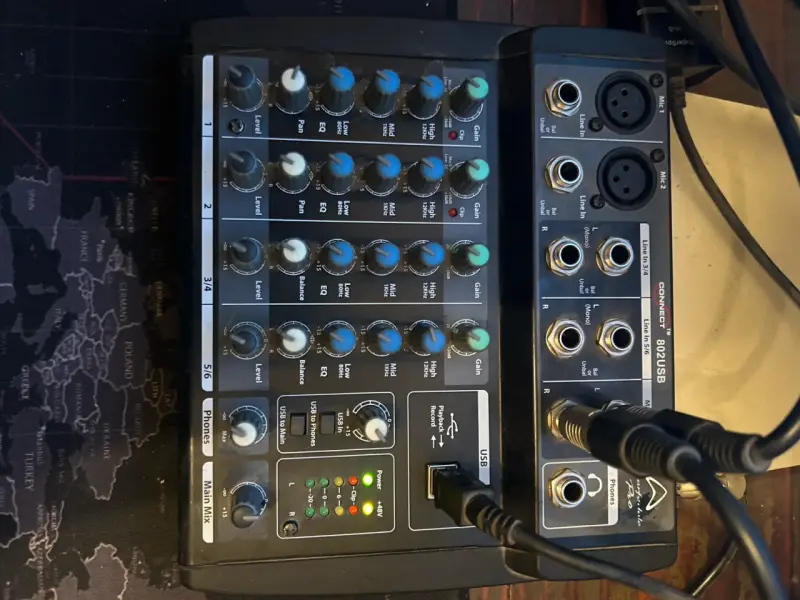 Estudio de grabación completo con monitor y teclado MIDI - 6