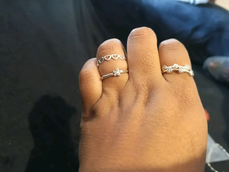 Set de anillos de plata con diseño delicado - 1