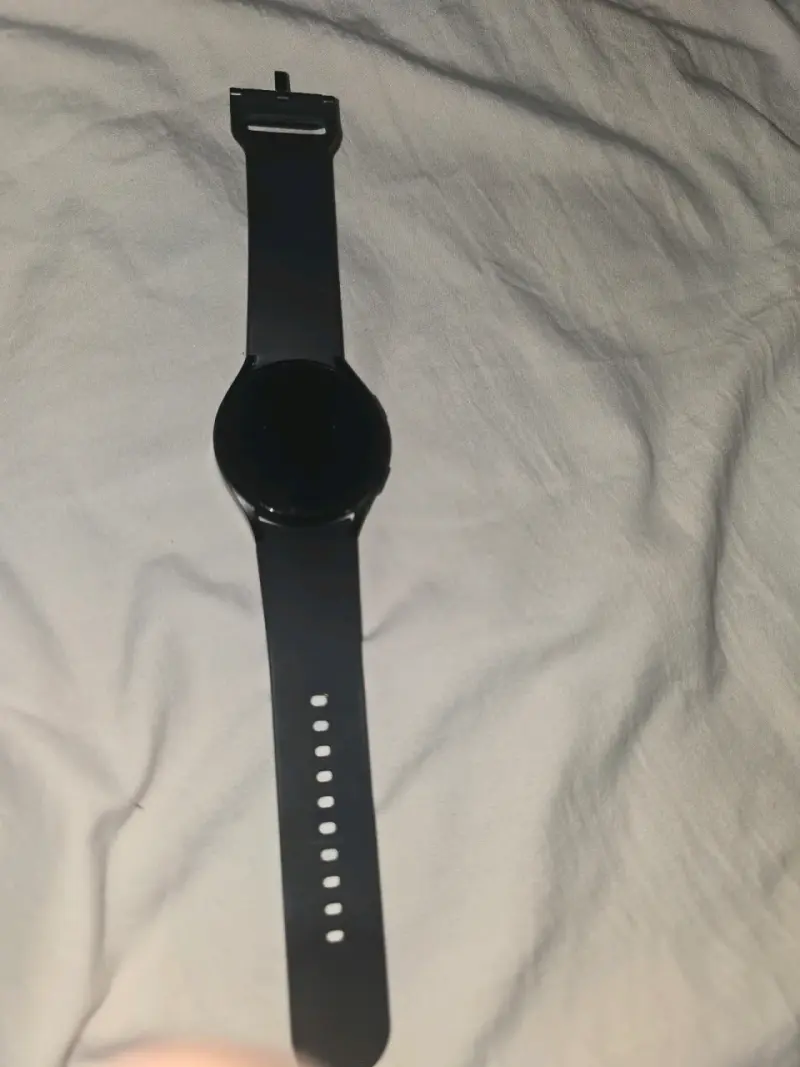 Reloj inteligente negro con correa ajustable - 3