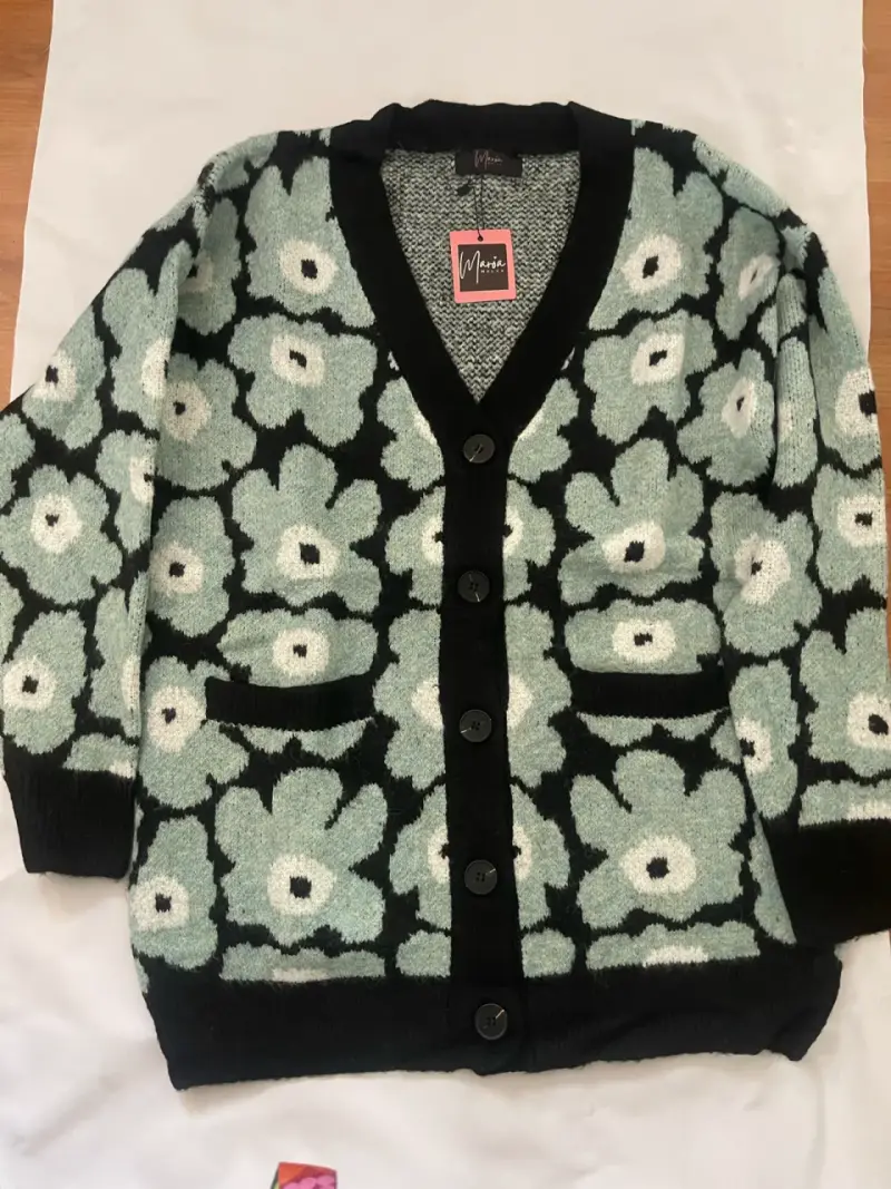 Cardigan floral de lana marca María Malva NUEVO - 1