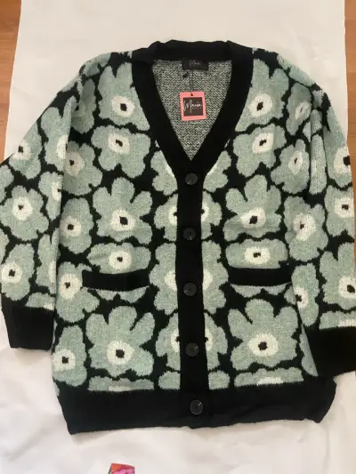 Cardigan floral de lana marca María Malva NUEVO - miniatura 1