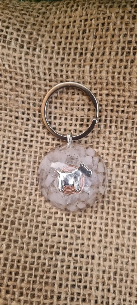 Orgones para mascotas con resina y piedras - 3