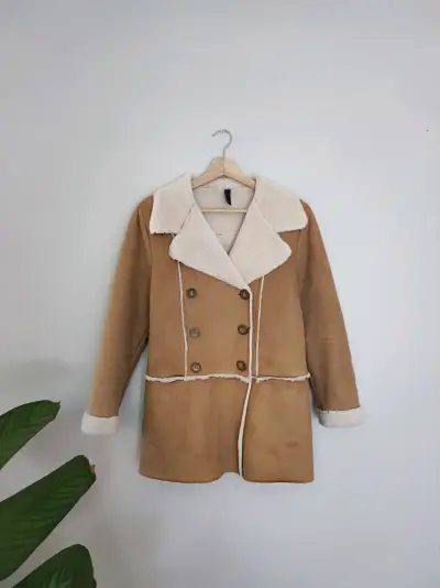 Abrigo de mujer camel con forro de lana - miniatura 3