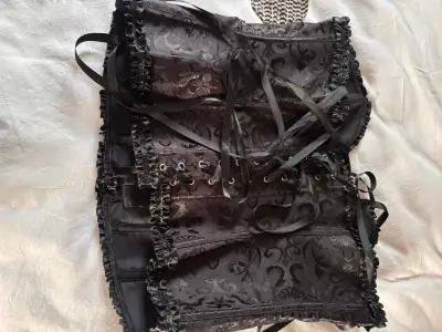 Corset negro con encaje y cintas ajustables - miniatura 1