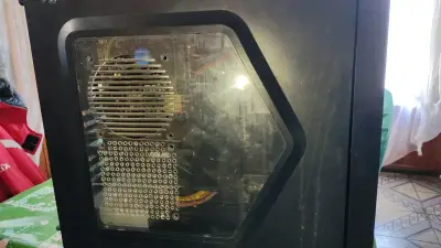 PC de escritorio ASUS con tarjeta gráfica GTX - miniatura 2