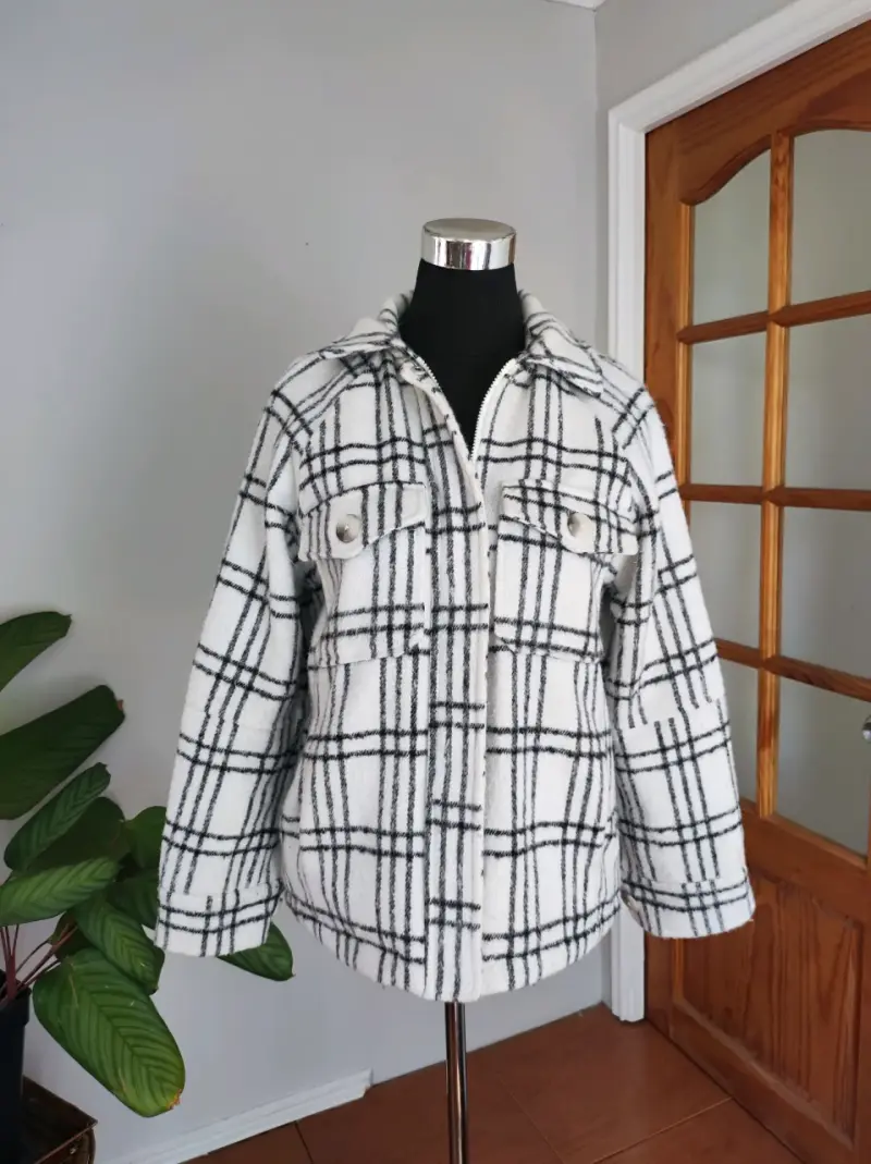 Chaqueta de lana a cuadros blanco y negro - 1