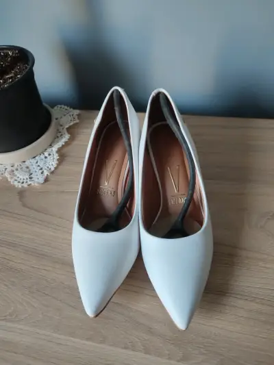 Zapatos de tacón blanco Vizzano elegantes - miniatura 1
