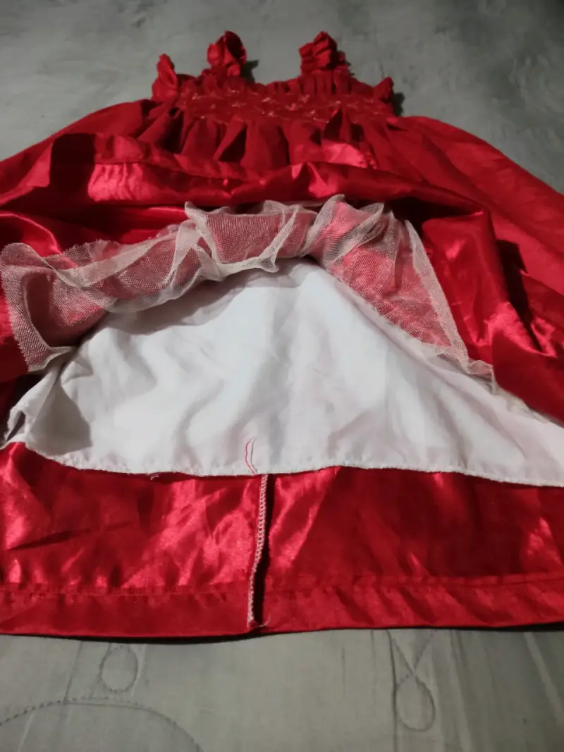 Vestido rojo para niñat16 con detalles bordados - 2
