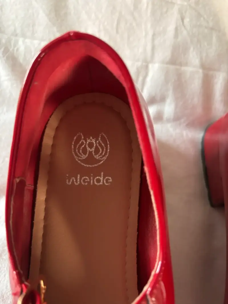 Zapatos rojos de charol con hebilla - 2