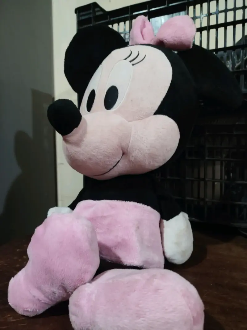 Peluche Minnie Mouse grande y suave - 3