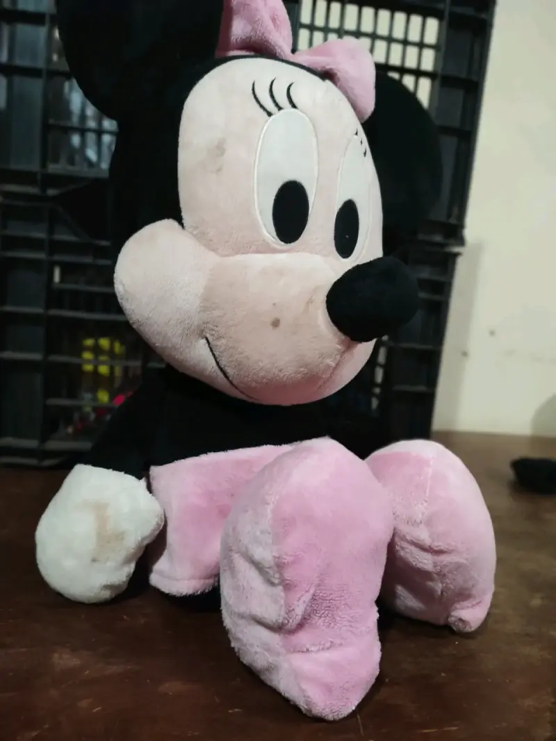 Peluche Minnie Mouse grande y suave - 4